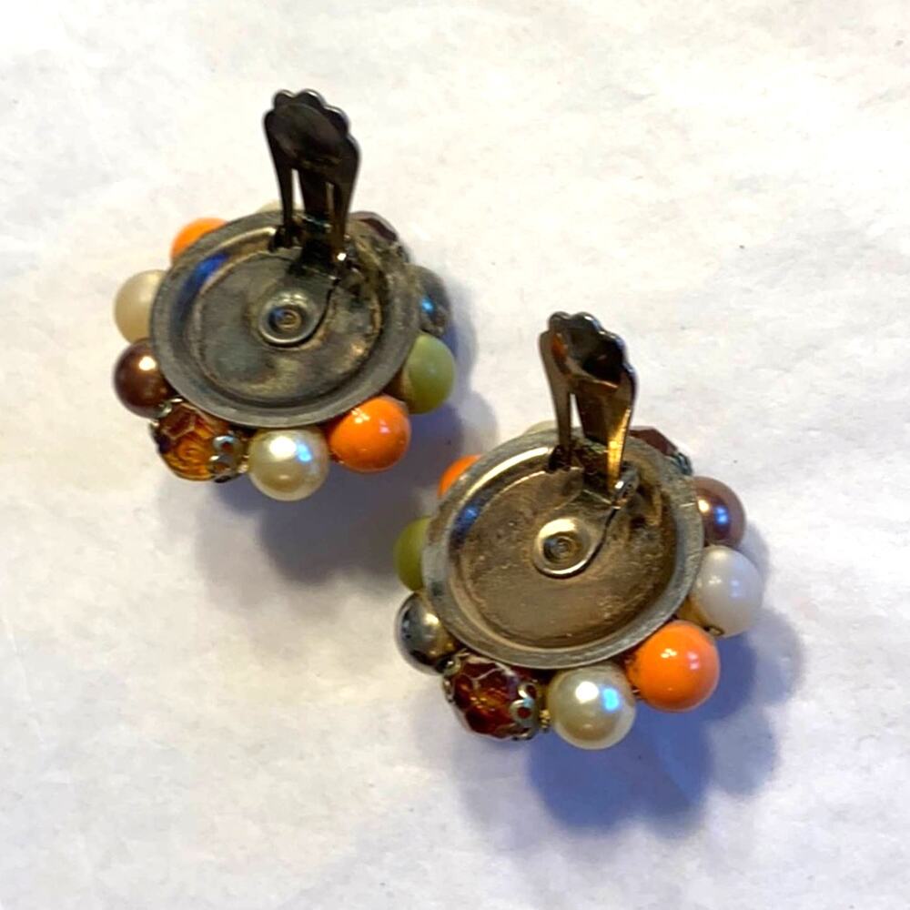 Vintage Mid Century beaded cluster clip on earrings unique autumn colors - Picture 4 of 5